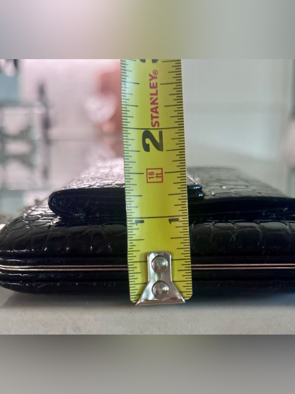 Compact Wallet on a Removable Chain - Picture 10 of 10